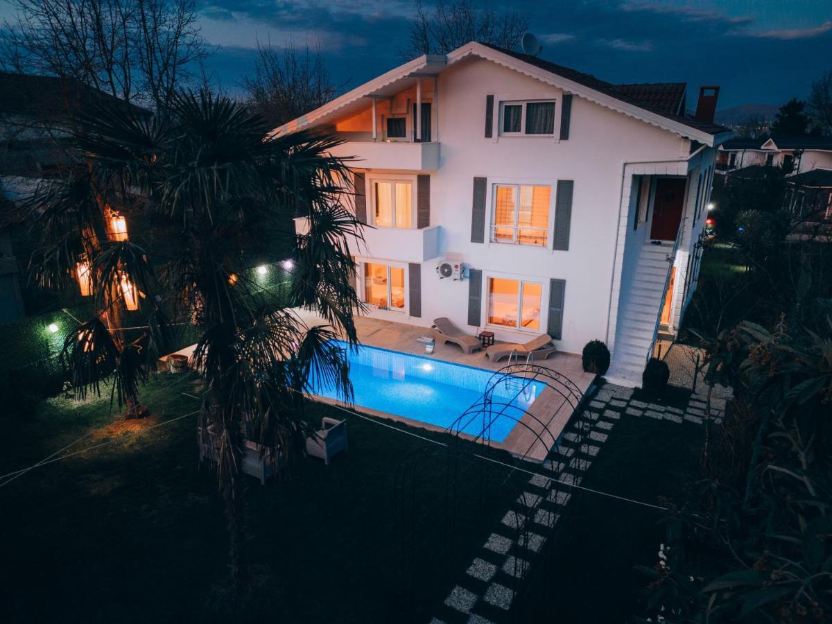 Villa Atlas Muhafazakar Havuzlu, Mustakil Genis Bahceli Sapanca Exterior photo