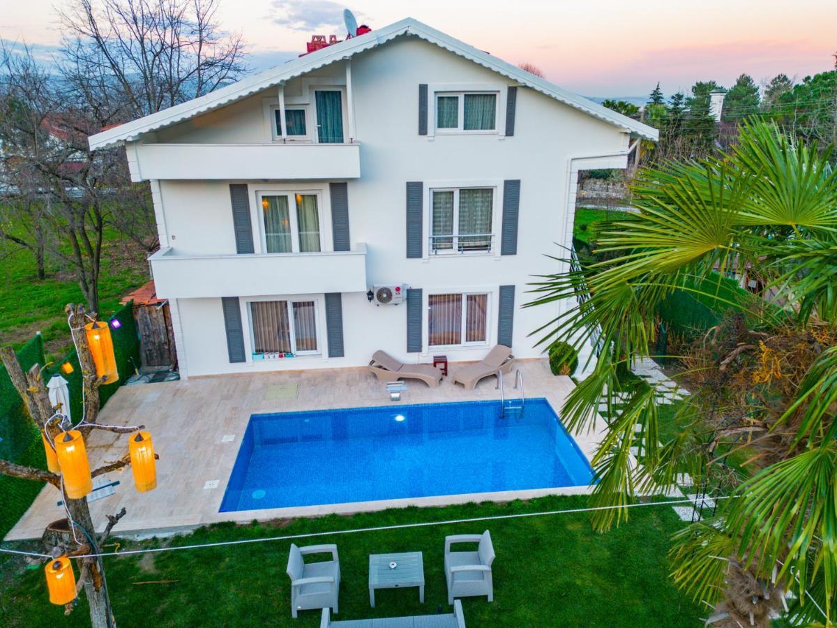 Villa Atlas Muhafazakar Havuzlu, Mustakil Genis Bahceli Sapanca Exterior photo